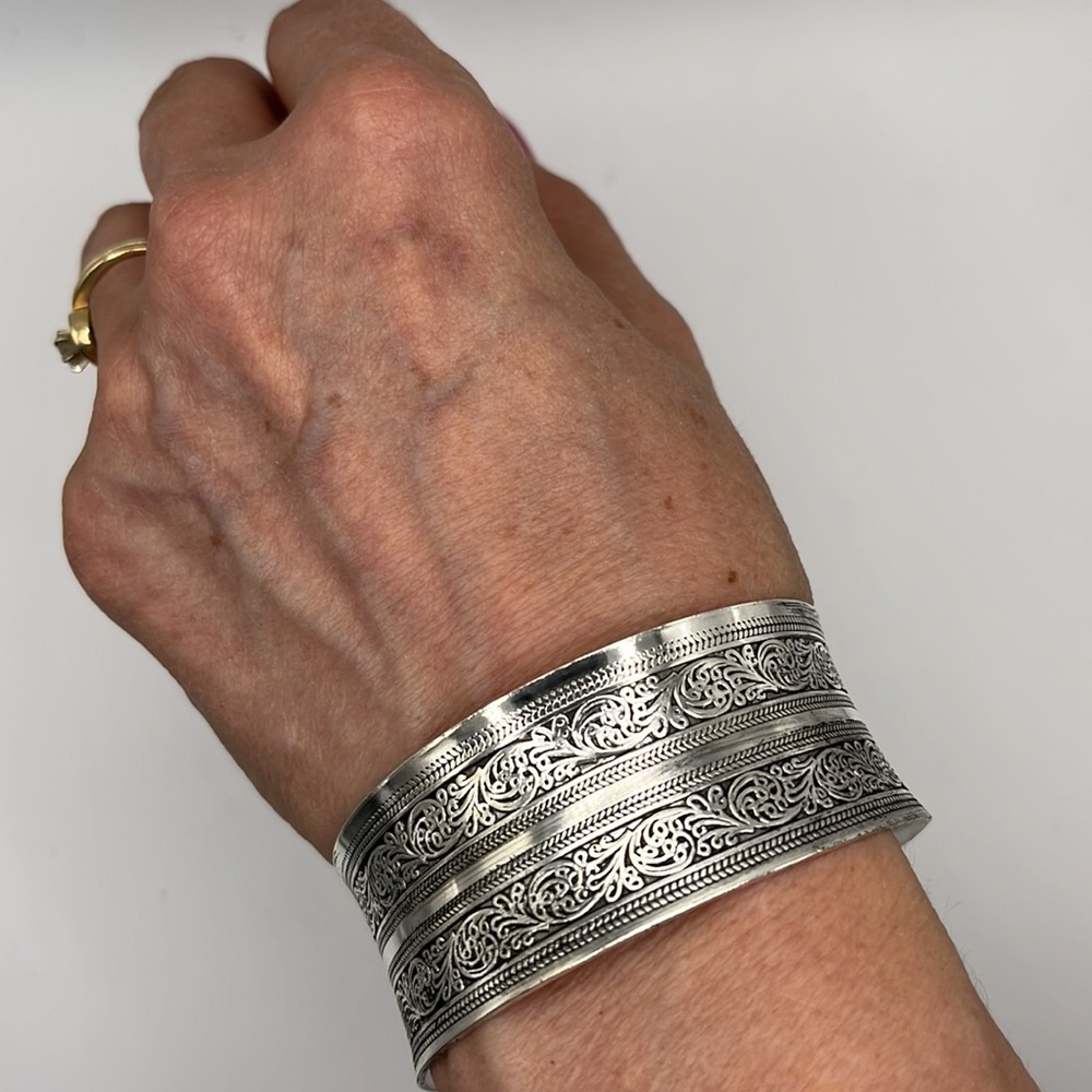 Boho Detailed Silver Bracelet - Picture 2 of 5